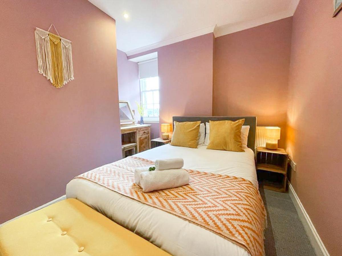 Apartamento Lively & Energetic 2br On The Royal Mile