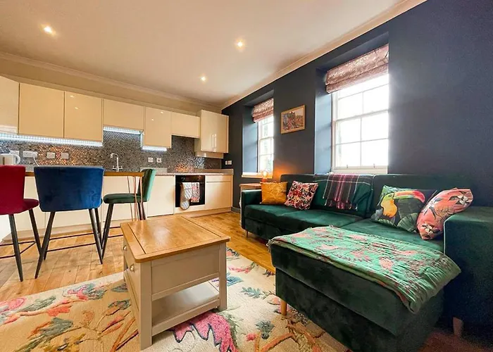 Lively & Energetic 2Br On The Royal Mile